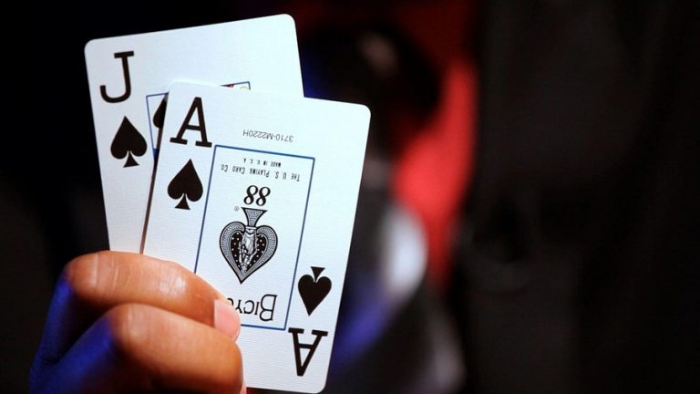 Bạn đã biết những nguyên tắc chơi Blackjack giúp bạn bảo toàn túi tiền của mình chưa?