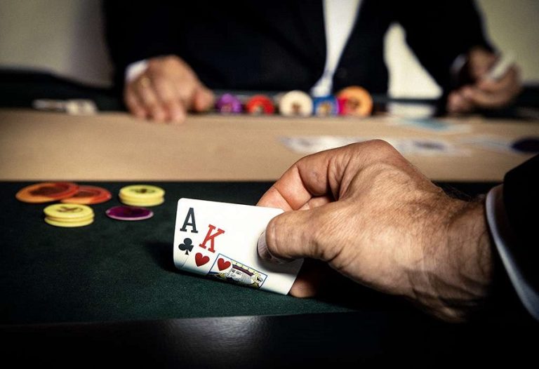 Những lời khuyên vàng để thắng được đối thủ trong trò chơi Poker