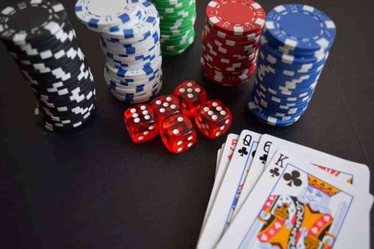 Top những chiến lược giúp bạn chơi Poker bất khả chiến bại