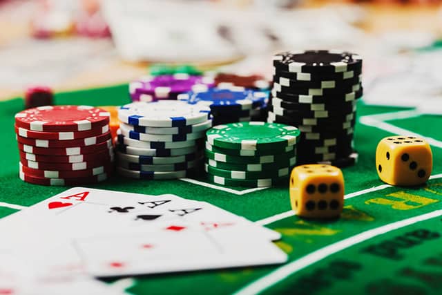 Cách để bạn chiến thắng và kiếm nhiều tiền trong trò chơi Poker