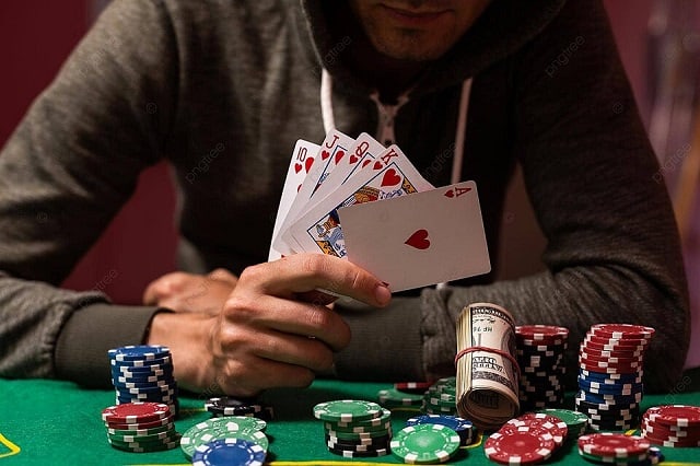 Tìm hiểu về những cách thức để chinh phục trò chơi Poker và kiếm bộn tiền